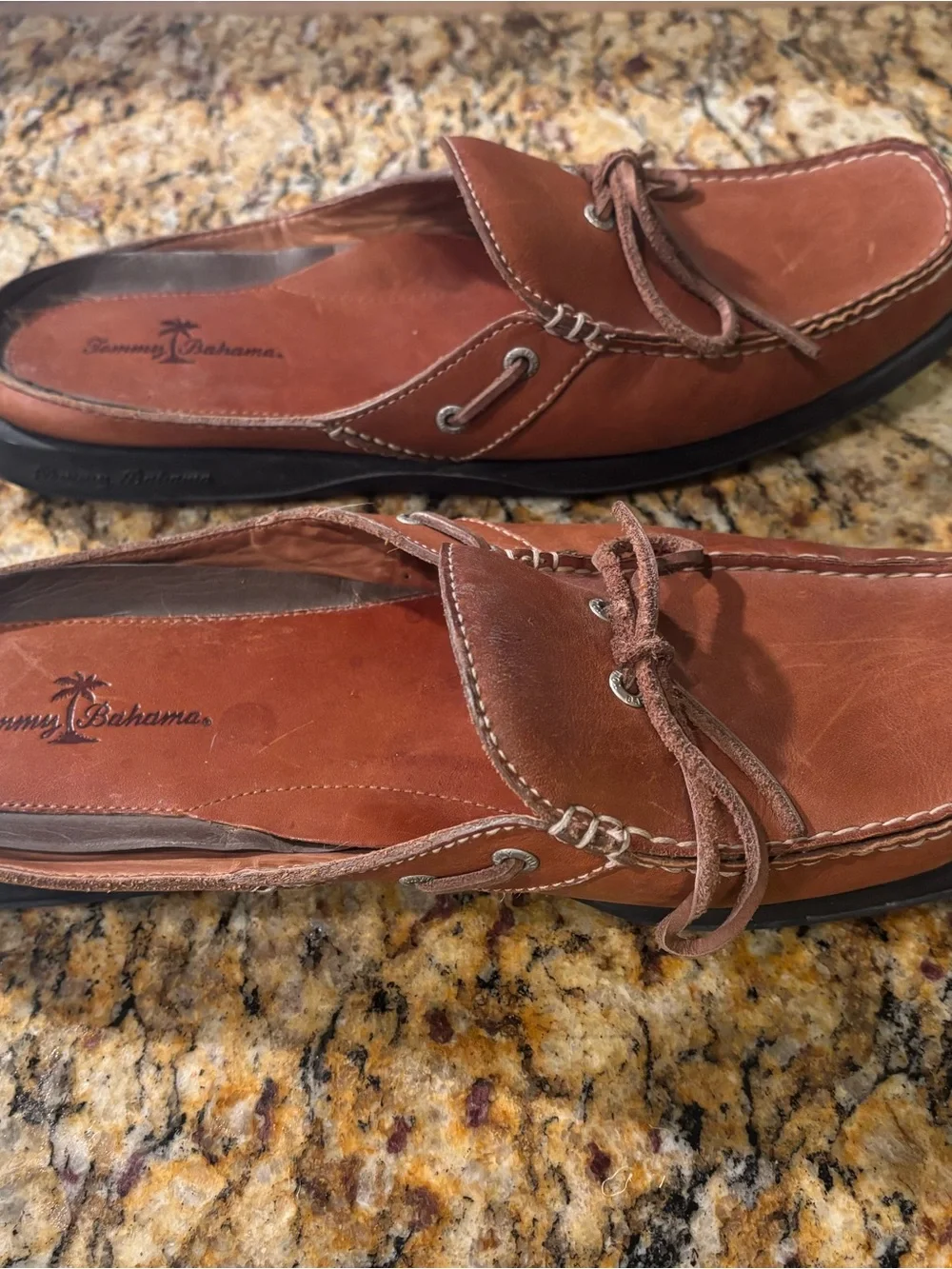 Good condition Tommy Bahama Chestnut Brown Leather Slip-On Boat Loafers